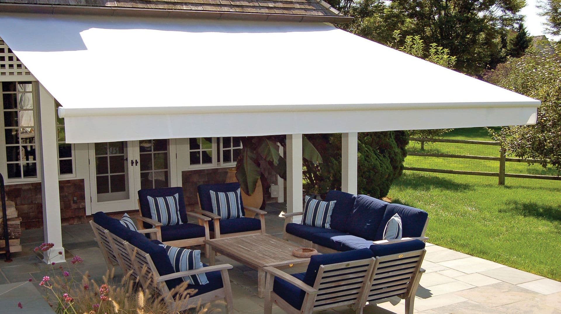 futureguard-retractable-awning-hero