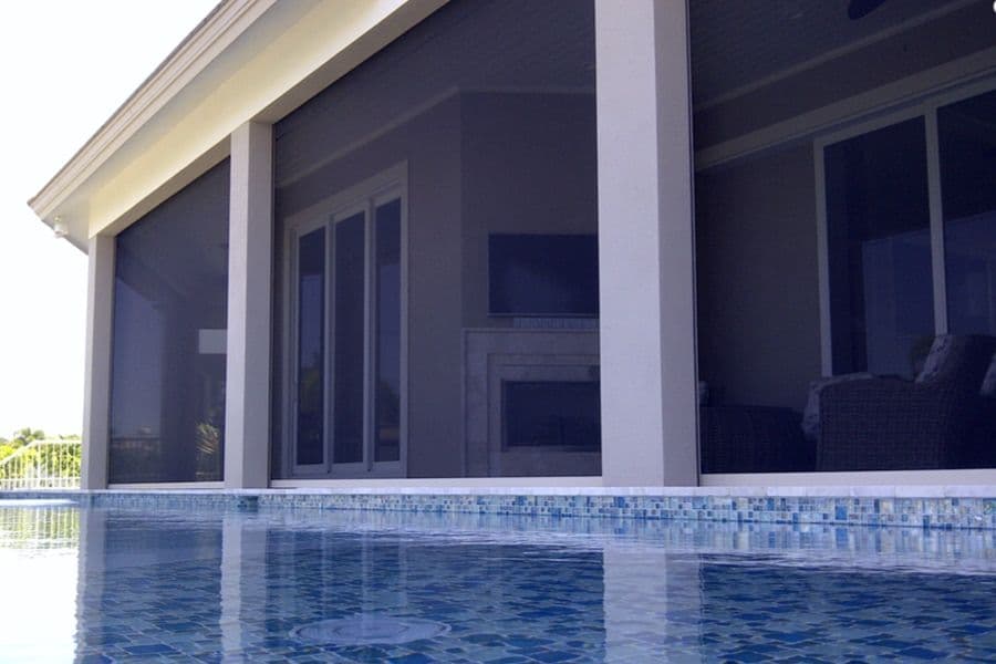 vizione-retractable-screen